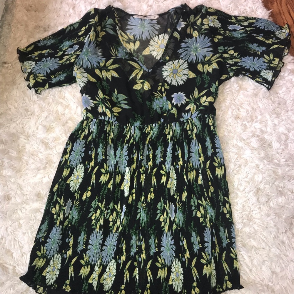 ZARA Floral Dress (size M/L)